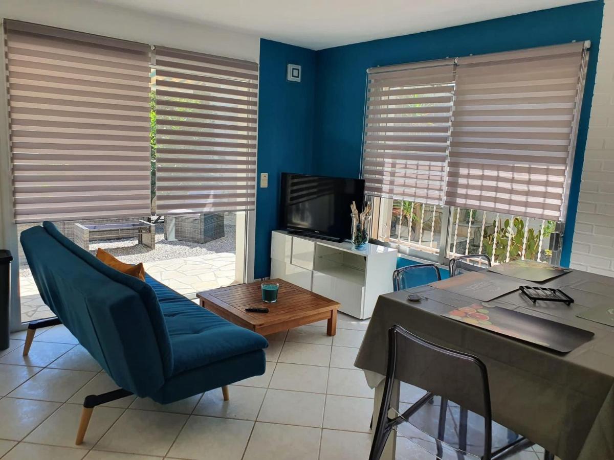 Charmant Logement Avec Piscine Saint-Feliu-d'Avall エクステリア 写真