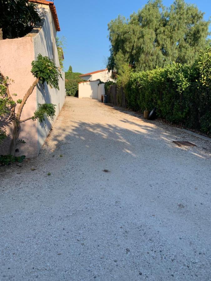 Charmant Logement Avec Piscine Saint-Feliu-d'Avall エクステリア 写真